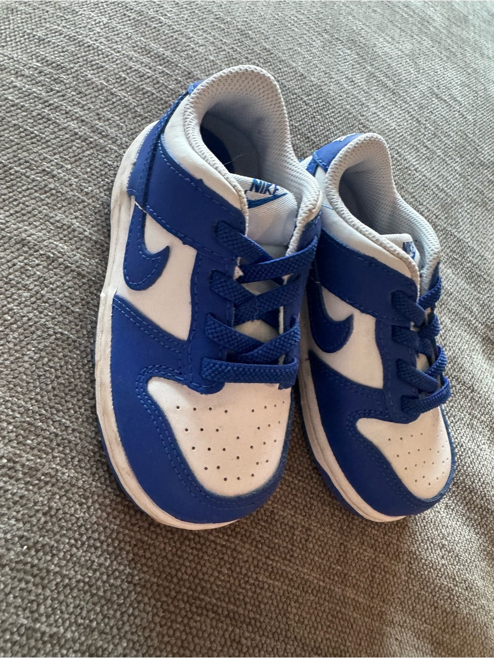 Nike Kids White and Royal Blue Low-Top Sneakers
